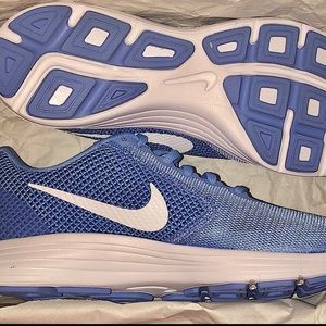 NWOT Carolina 💙 Blue Nike Revolution 3